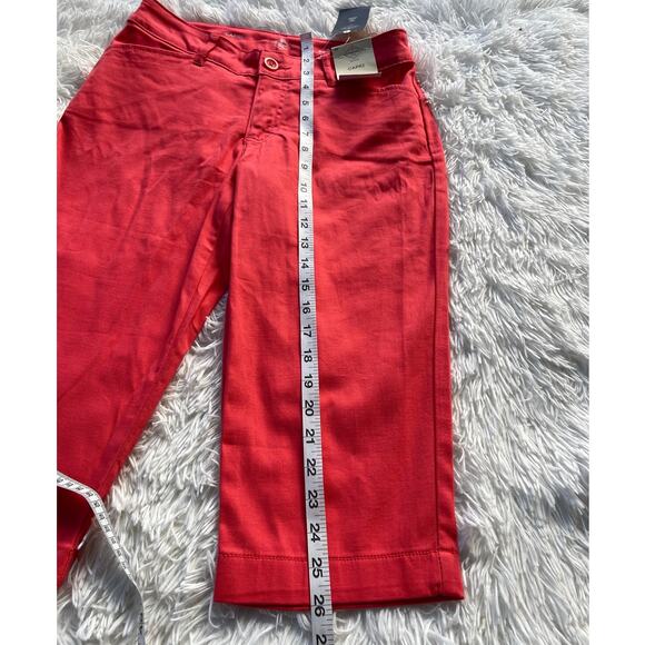 NWT St John's Bay Capri Pant Mid Rise secretly slender Sz 4 Petite  NWT - Picture 4 of 11